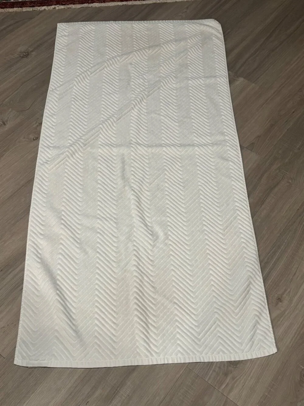 Pottery Barn White Chevron Bath Towel Set Bath Hand Washcloth Soft Textured